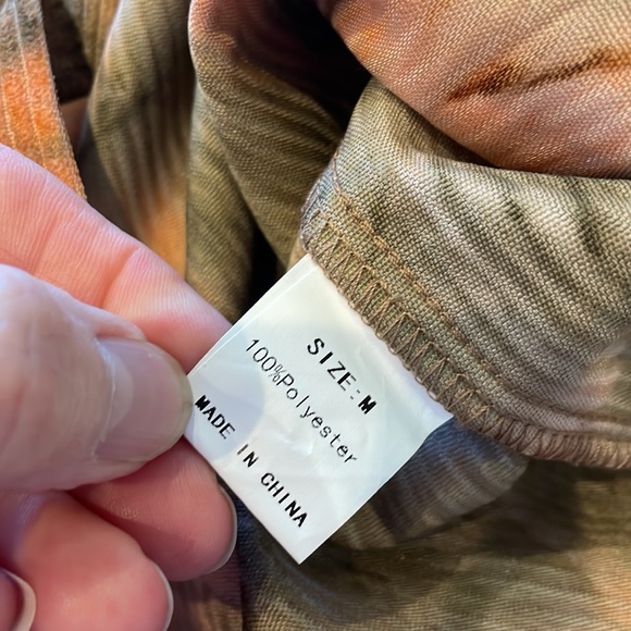 Warm colors tie dye oversized corduroy long sleeve button front shirt like new - Picture 4 of 4